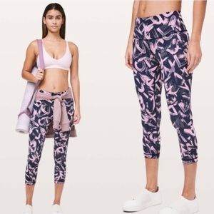 SOLD Wunder Under Crop 21” Size 8